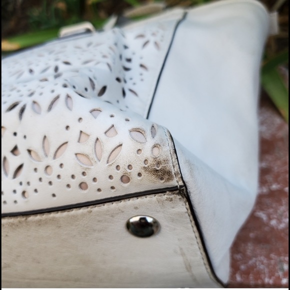 Coach Taylor Eyelet Large Tote/Great Spring-Summer Bag! - Picture 5 of 10